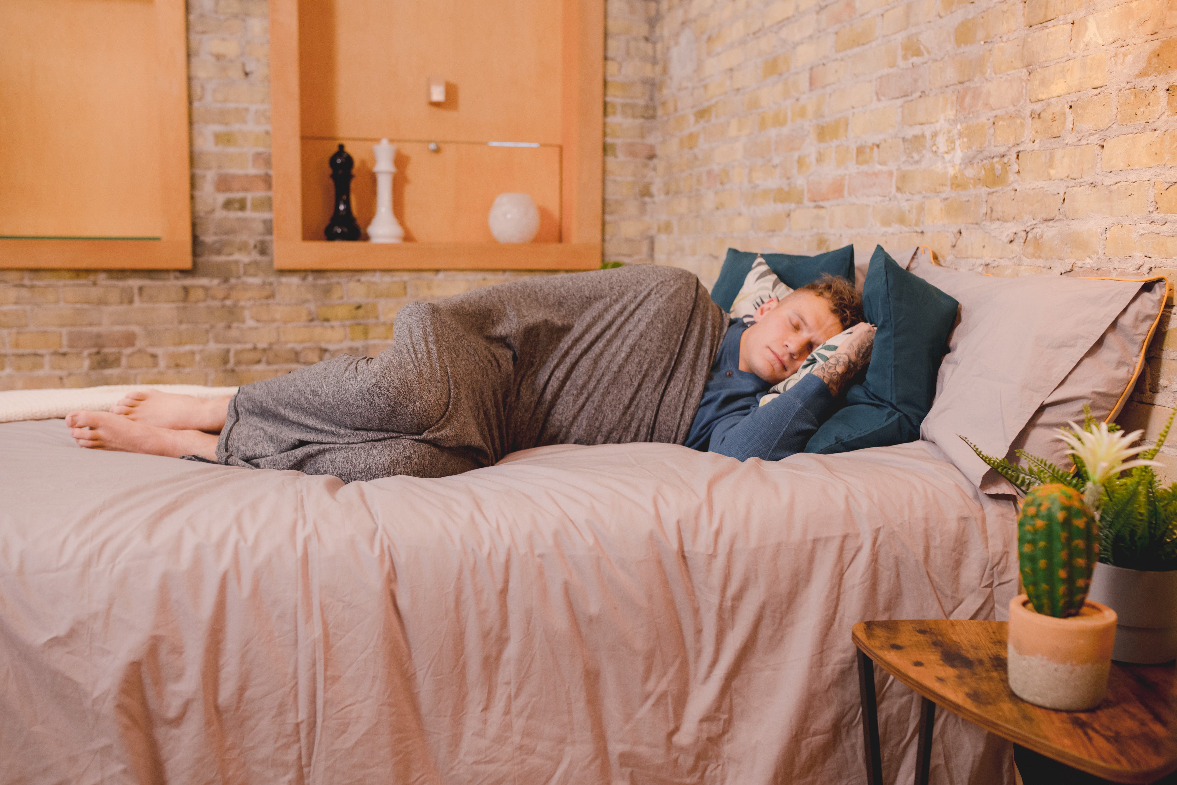 Side Sleeper: Best Positions, Benefits vs. Risks, Tips