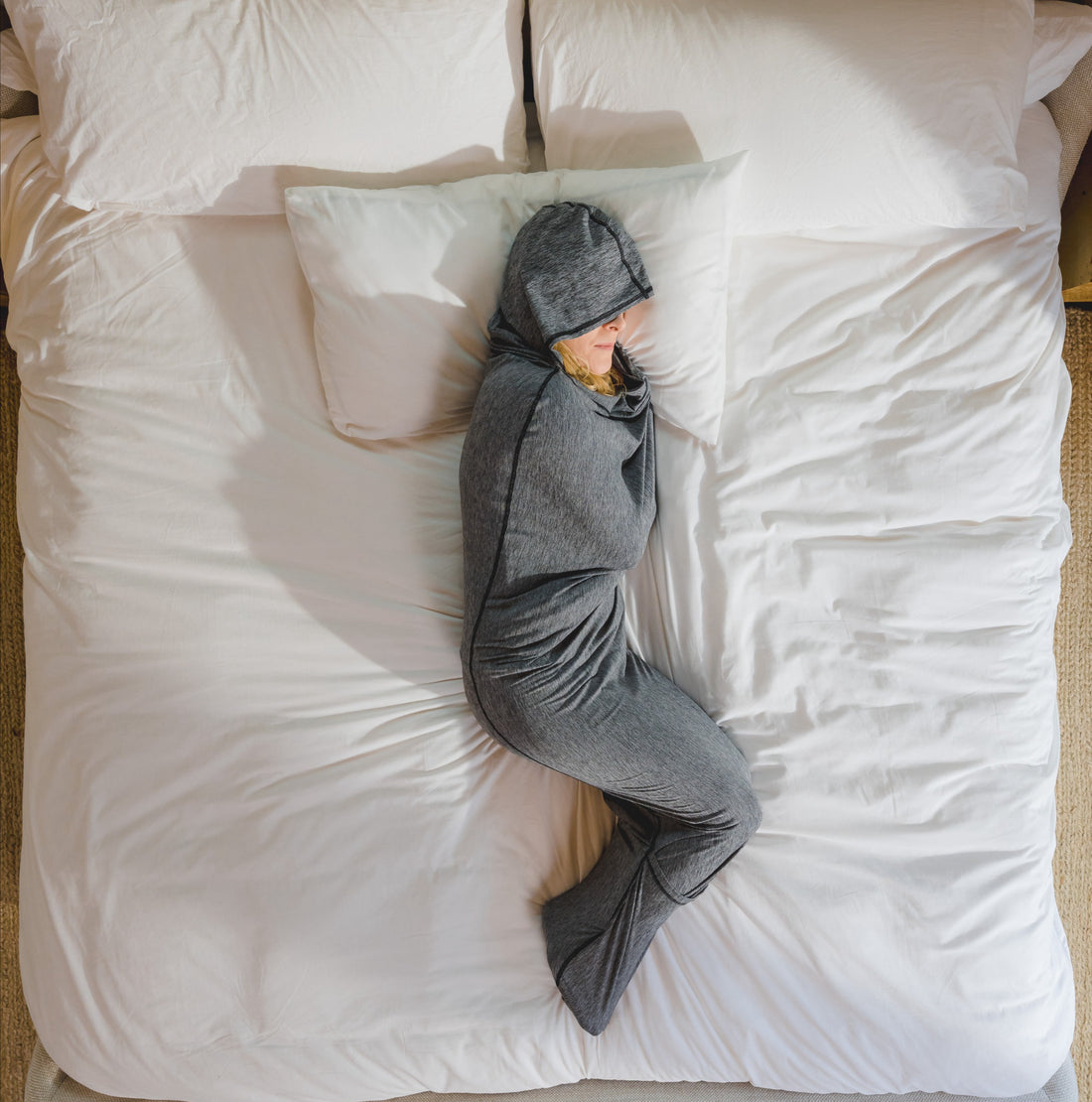Persona dormida dentro del saco