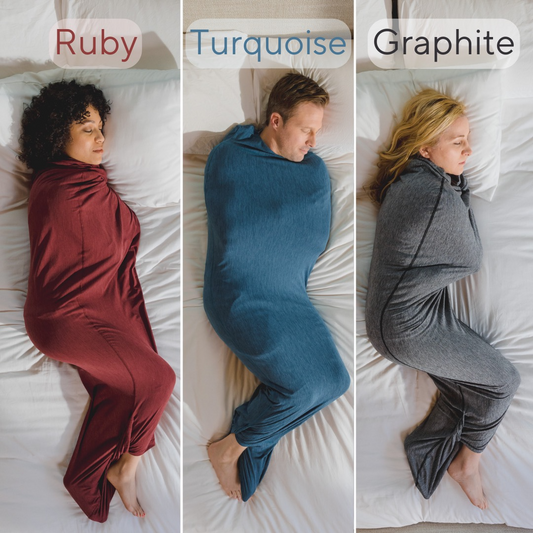 photo-showing-three-people-laying-in-bed-in-sleep-pod-move-in-the-three-different-colors-ruby-turquoise-and-graphite