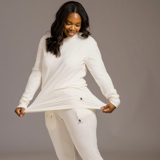 woman-wearing-hug-sleep-loungewear-in-cream-cream